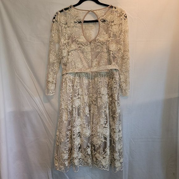 Eliza J party dress, gold lace, women's size 12 with pockets - Picture 2 of 9